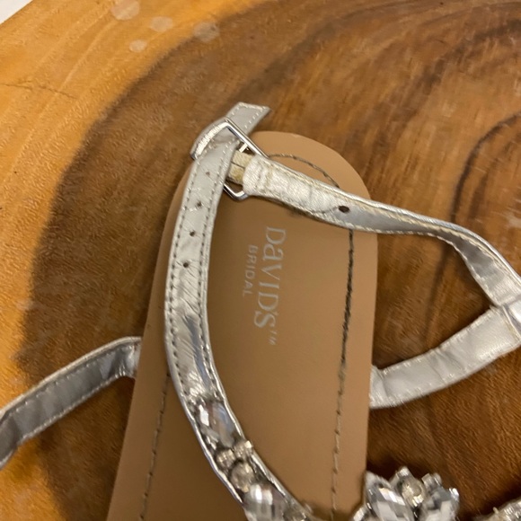 David’s Bridal Gemstone Blinged Bridal Wedding Sandals - Picture 5 of 8